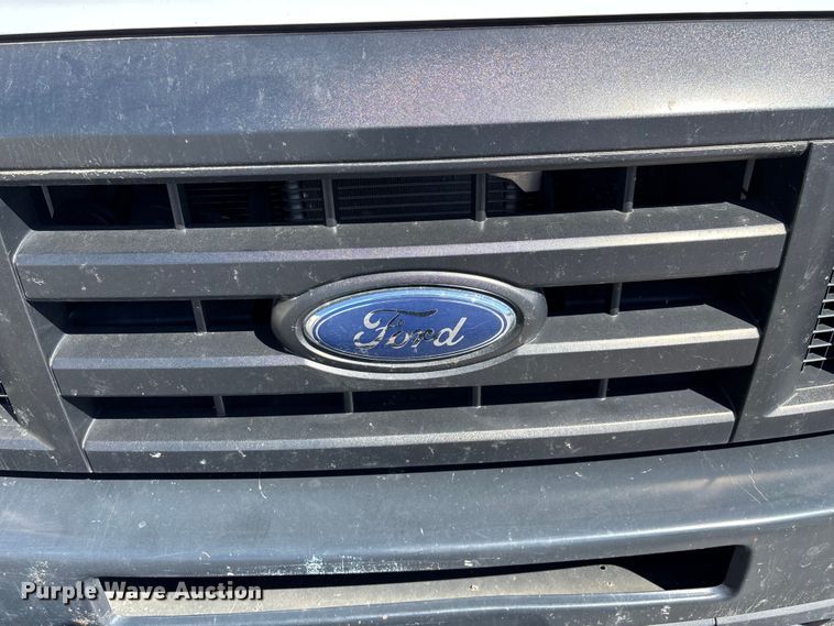 image for item FG0215 2011 Ford E350 Super Duty van