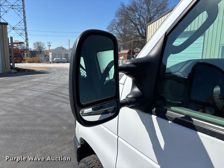 image for item FG0215 2011 Ford E350 Super Duty van