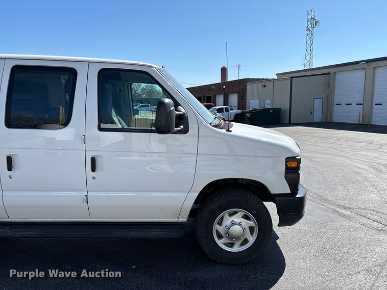 image for item FG0215 2011 Ford E350 Super Duty van