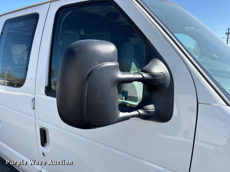 image for item FG0215 2011 Ford E350 Super Duty van
