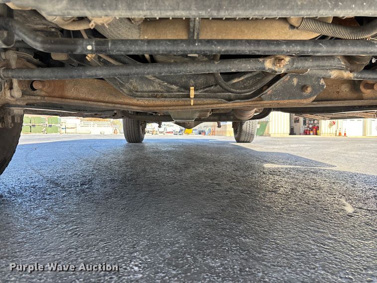 image for item FG0215 2011 Ford E350 Super Duty van