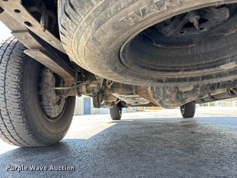 image for item FG0215 2011 Ford E350 Super Duty van