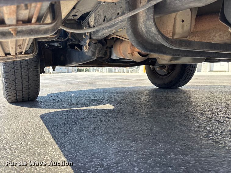 image for item FG0215 2011 Ford E350 Super Duty van