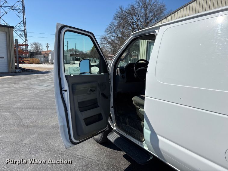 image for item FG0215 2011 Ford E350 Super Duty van