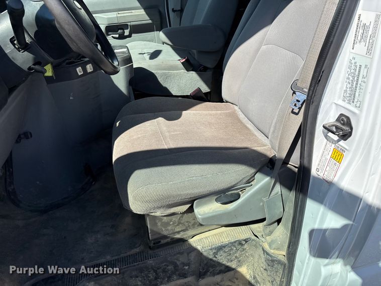 image for item FG0215 2011 Ford E350 Super Duty van