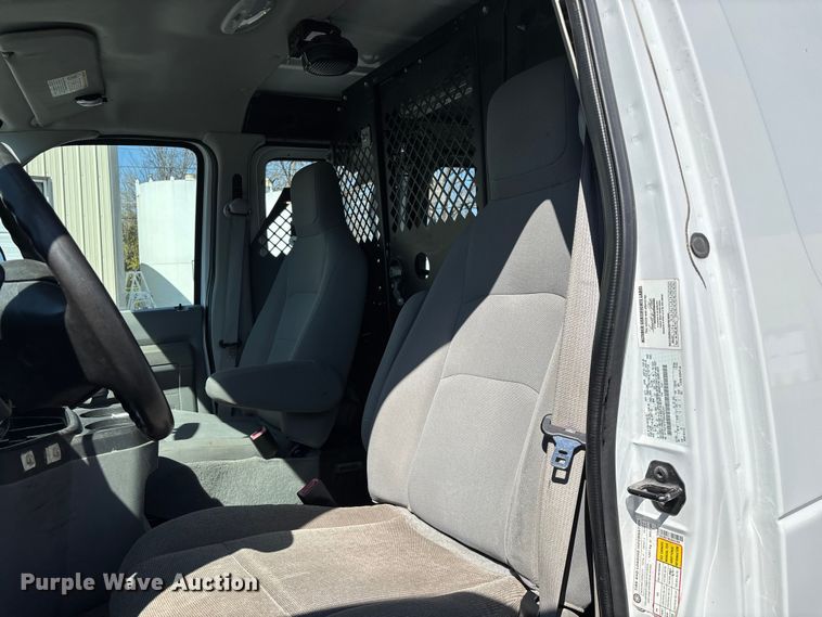 image for item FG0215 2011 Ford E350 Super Duty van