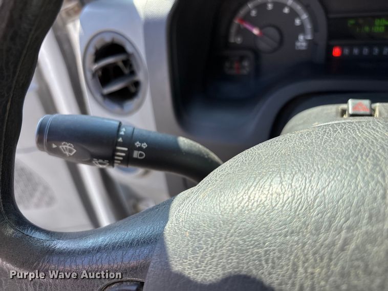 image for item FG0215 2011 Ford E350 Super Duty van