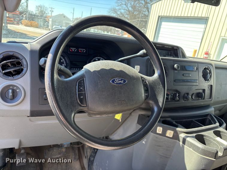 image for item FG0215 2011 Ford E350 Super Duty van