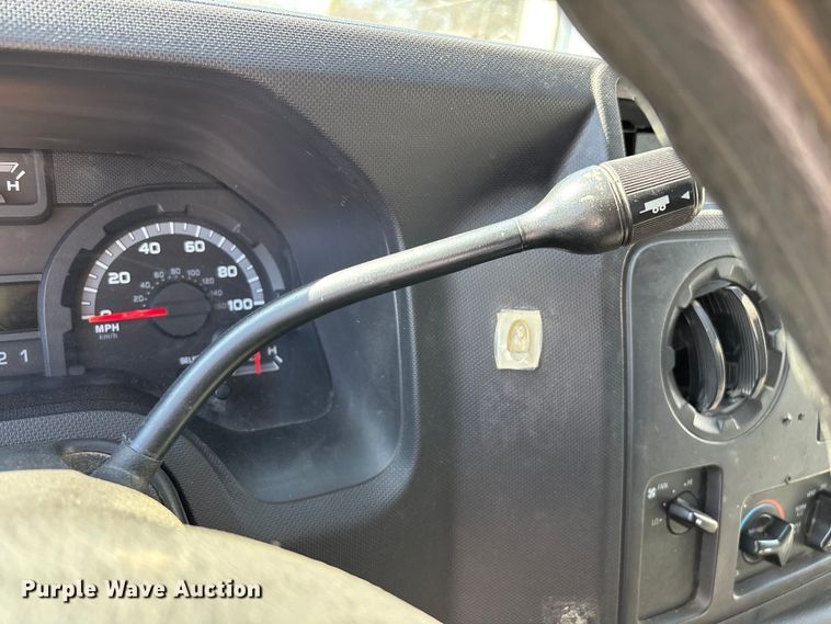 image for item FG0215 2011 Ford E350 Super Duty van