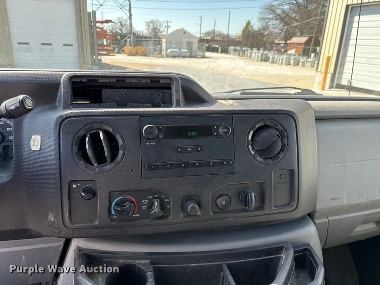 image for item FG0215 2011 Ford E350 Super Duty van