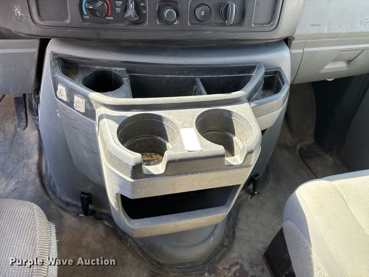 image for item FG0215 2011 Ford E350 Super Duty van