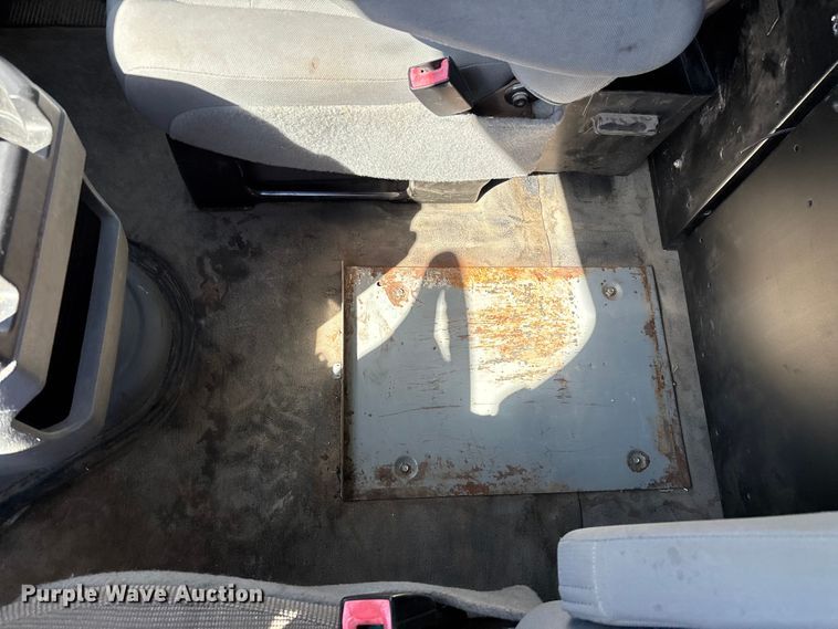 image for item FG0215 2011 Ford E350 Super Duty van