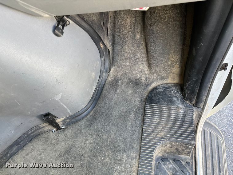 image for item FG0215 2011 Ford E350 Super Duty van