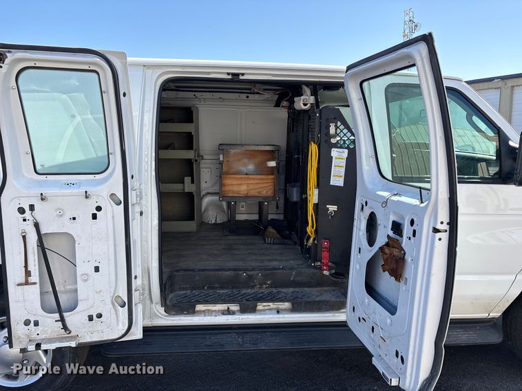 image for item FG0215 2011 Ford E350 Super Duty van