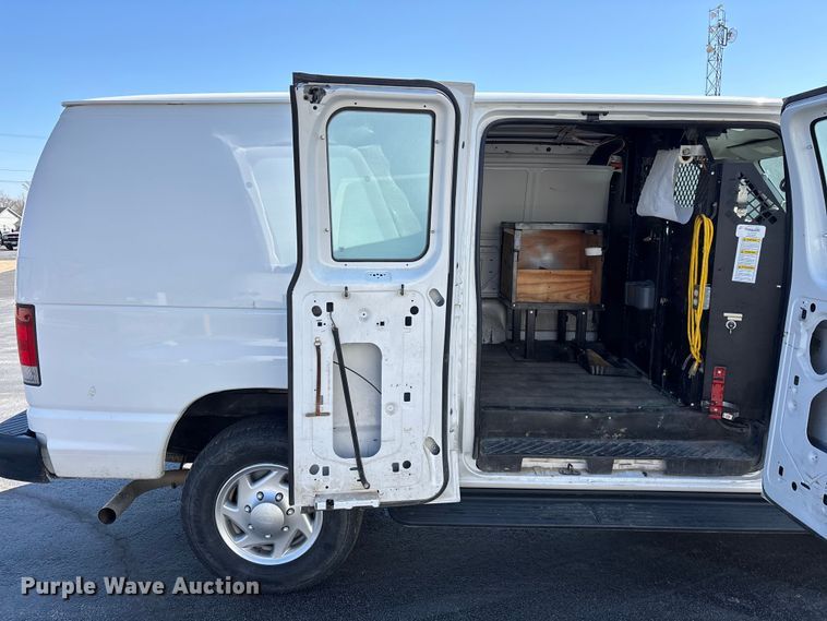 image for item FG0215 2011 Ford E350 Super Duty van