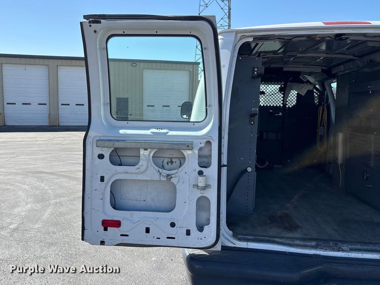 image for item FG0215 2011 Ford E350 Super Duty van