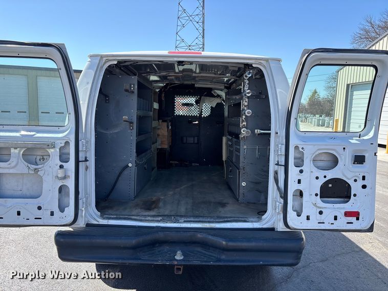 image for item FG0215 2011 Ford E350 Super Duty van