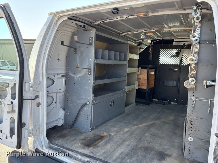 image for item FG0215 2011 Ford E350 Super Duty van