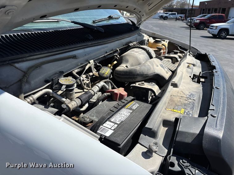 image for item FG0215 2011 Ford E350 Super Duty van