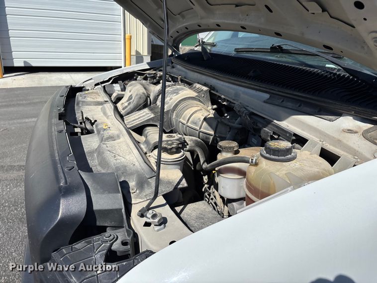 image for item FG0215 2011 Ford E350 Super Duty van