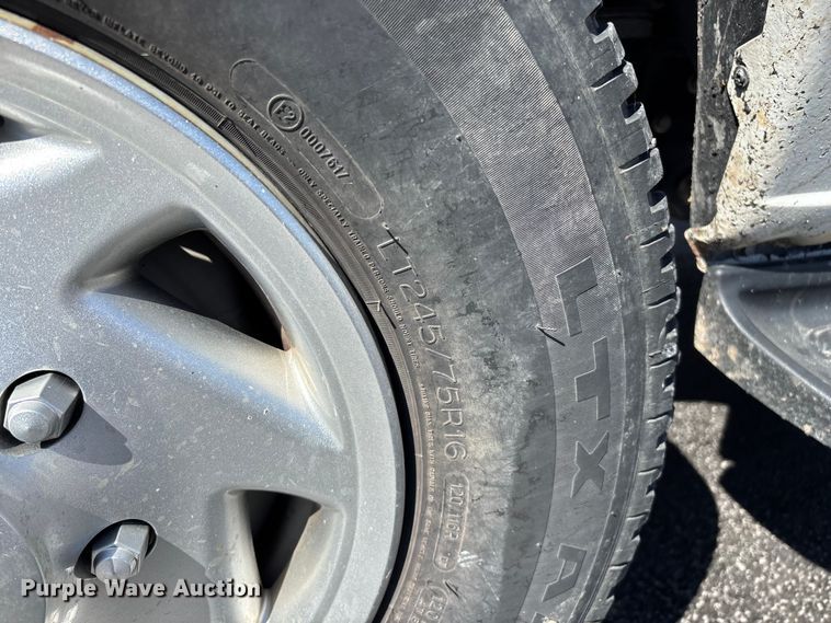 image for item FG0215 2011 Ford E350 Super Duty van