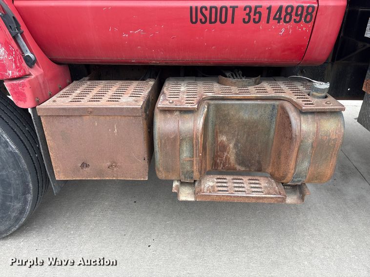 image for item FG2769 1994 Chevrolet Kodiak C5500 flatbed truck