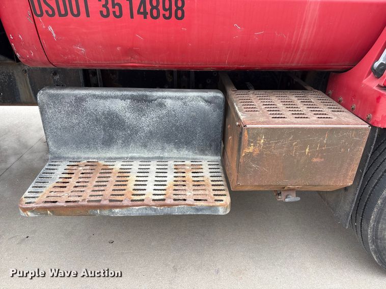 image for item FG2769 1994 Chevrolet Kodiak C5500 flatbed truck