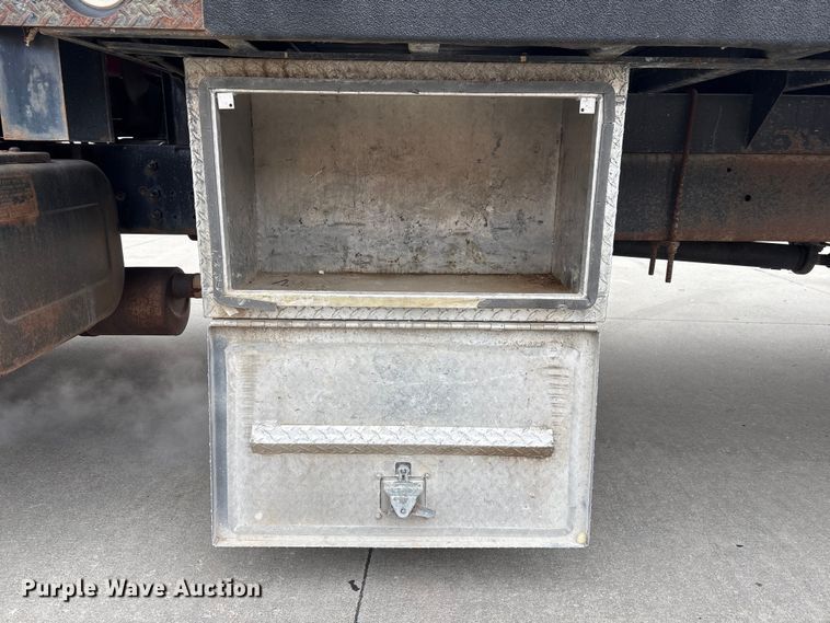 image for item FG2769 1994 Chevrolet Kodiak C5500 flatbed truck