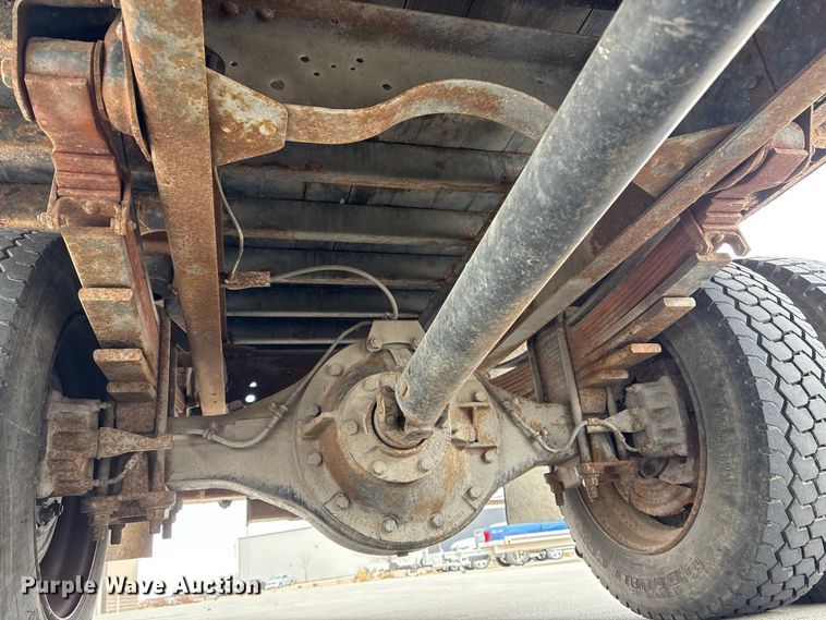 image for item FG2769 1994 Chevrolet Kodiak C5500 flatbed truck