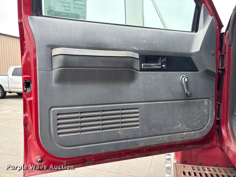 image for item FG2769 1994 Chevrolet Kodiak C5500 flatbed truck