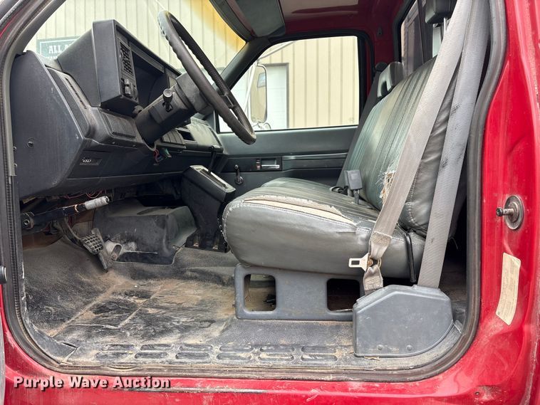 image for item FG2769 1994 Chevrolet Kodiak C5500 flatbed truck