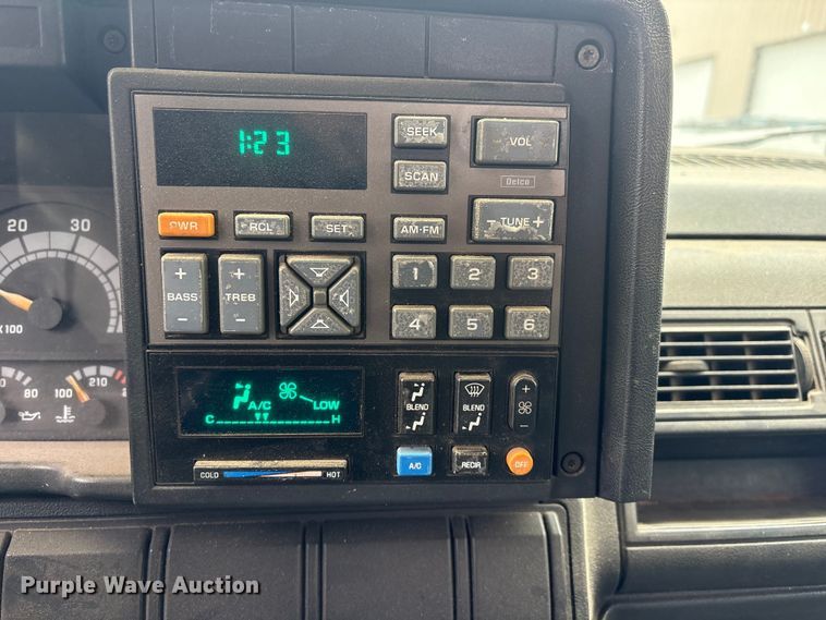 image for item FG2769 1994 Chevrolet Kodiak C5500 flatbed truck