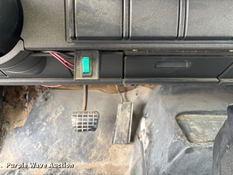 image for item FG2769 1994 Chevrolet Kodiak C5500 flatbed truck