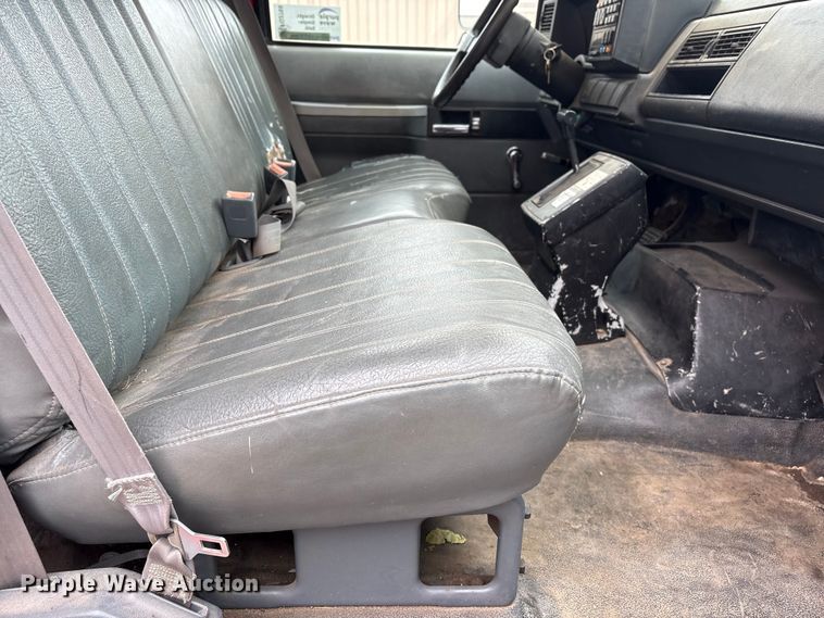 image for item FG2769 1994 Chevrolet Kodiak C5500 flatbed truck