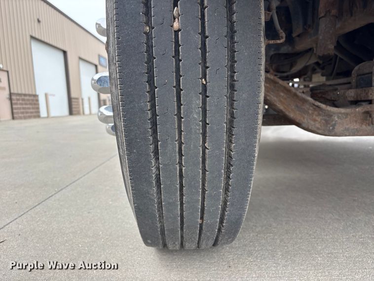 image for item FG2769 1994 Chevrolet Kodiak C5500 flatbed truck