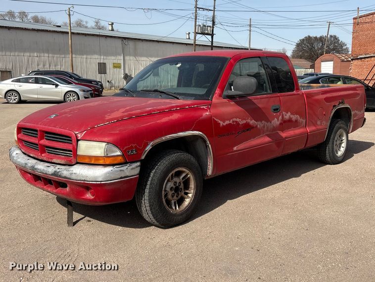 2000 Dodge Dakota Ext. Cab pickup truck