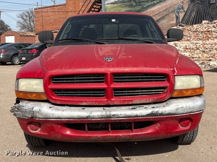 image for item FG2781 2000 Dodge Dakota Ext. Cab pickup truck