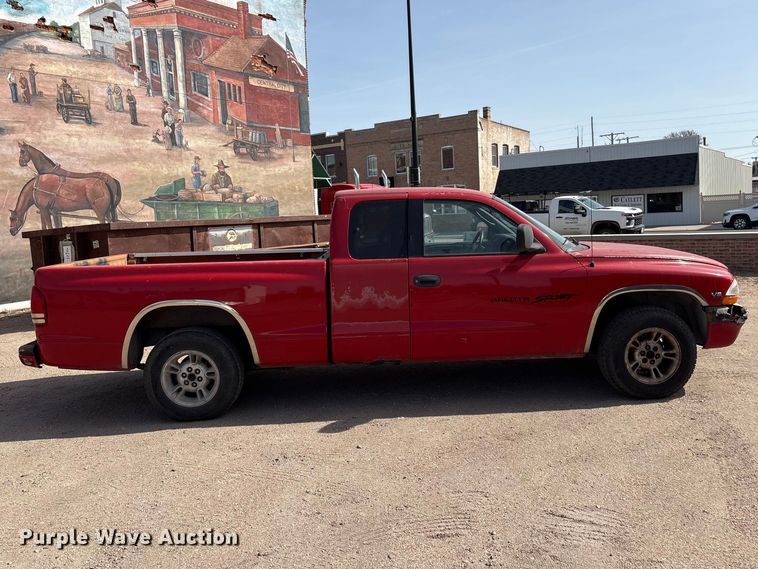 image for item FG2781 2000 Dodge Dakota Ext. Cab pickup truck