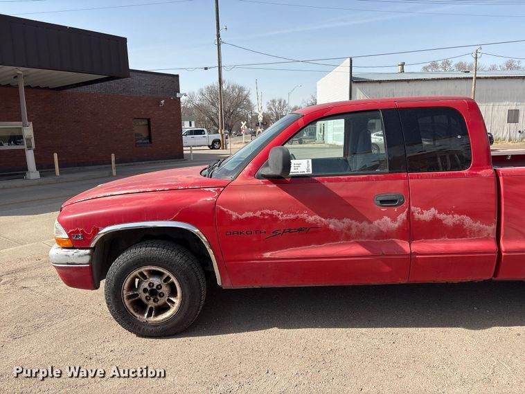 image for item FG2781 2000 Dodge Dakota Ext. Cab pickup truck