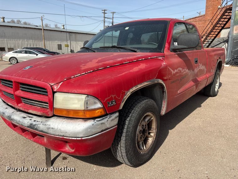 image for item FG2781 2000 Dodge Dakota Ext. Cab pickup truck