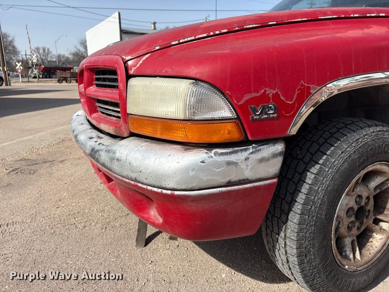 image for item FG2781 2000 Dodge Dakota Ext. Cab pickup truck