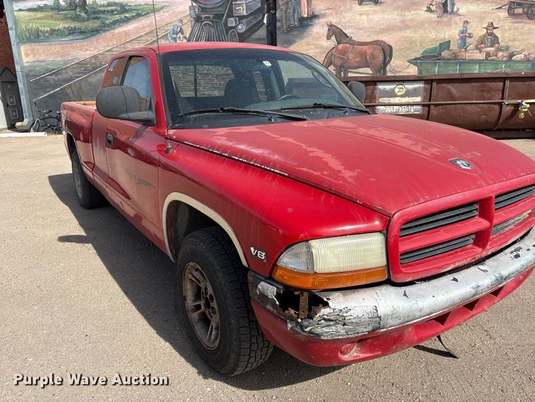 image for item FG2781 2000 Dodge Dakota Ext. Cab pickup truck