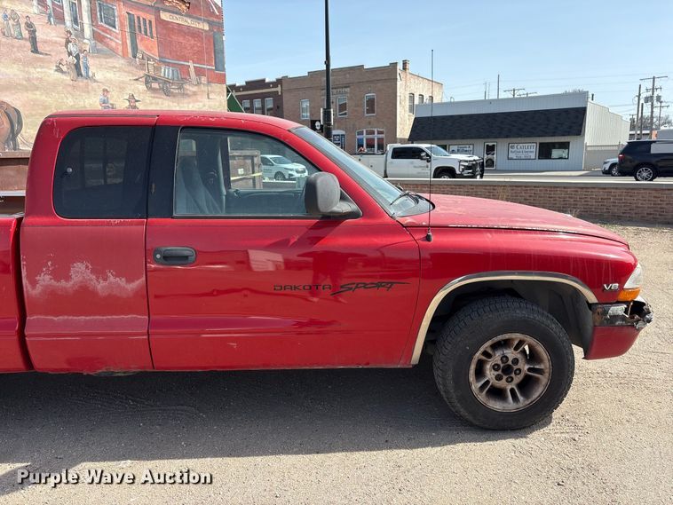 image for item FG2781 2000 Dodge Dakota Ext. Cab pickup truck