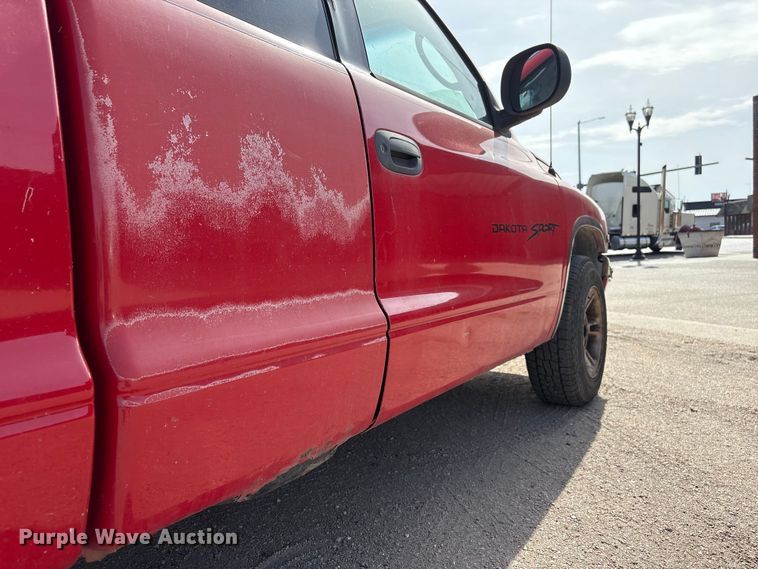 image for item FG2781 2000 Dodge Dakota Ext. Cab pickup truck