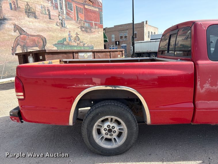 image for item FG2781 2000 Dodge Dakota Ext. Cab pickup truck