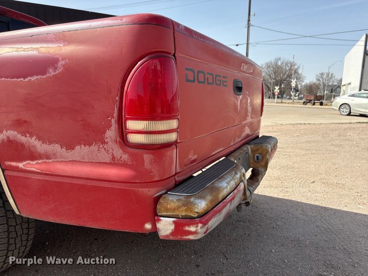 image for item FG2781 2000 Dodge Dakota Ext. Cab pickup truck