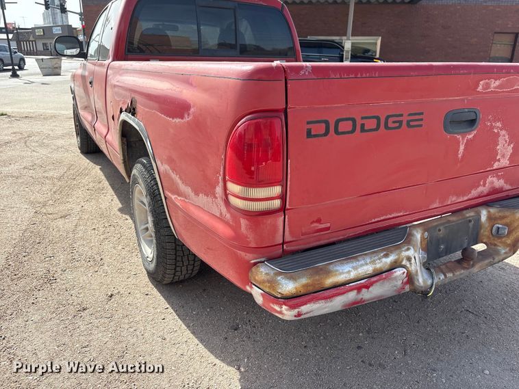 image for item FG2781 2000 Dodge Dakota Ext. Cab pickup truck