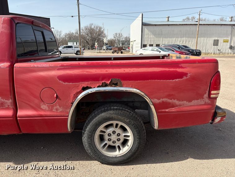 image for item FG2781 2000 Dodge Dakota Ext. Cab pickup truck