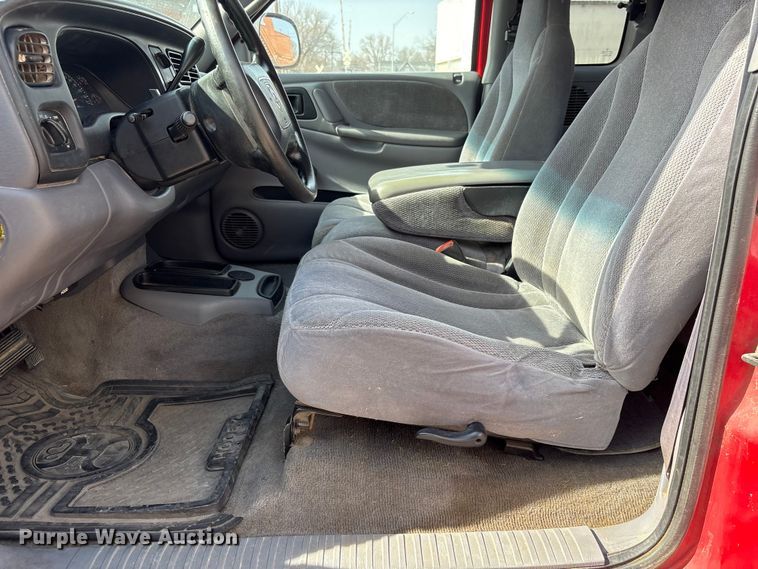 image for item FG2781 2000 Dodge Dakota Ext. Cab pickup truck