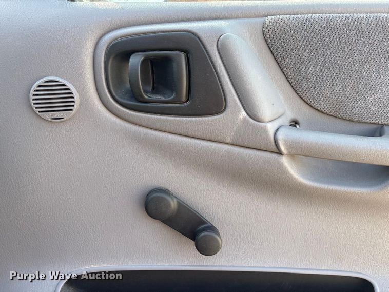 image for item FG2781 2000 Dodge Dakota Ext. Cab pickup truck